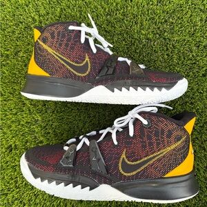 Size 7 - Nike Men’s Kyrie 7 Roswell Rayguns